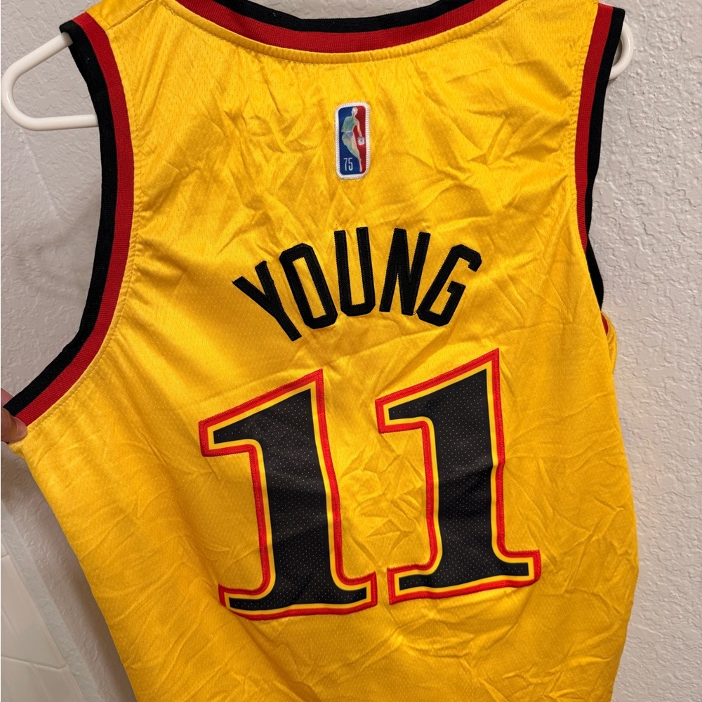 Nike Yellow Jersey with Red Hawk Design - Picture 5 of 5
